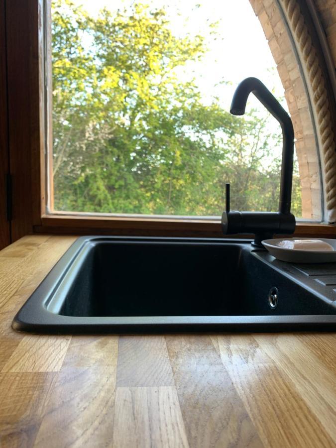 Romantic Escape Luxury Hobbit House With Hot Tub! Sheerness Exteriör bild