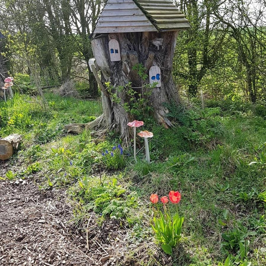 Romantic Escape Luxury Hobbit House With Hot Tub! Sheerness Exteriör bild